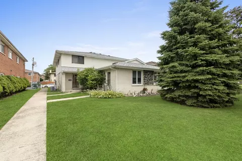 10425 Austin Ave #D, Oak Lawn, IL 60453