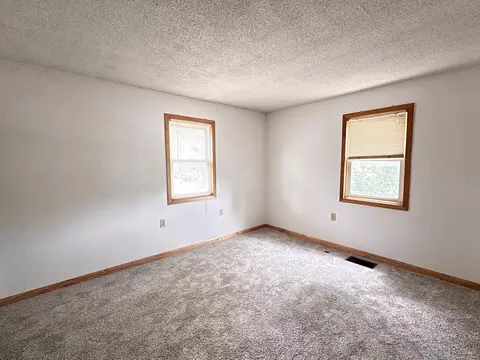 Bedroom - 101 E Illinois St, Mansfield, IL 61854 photo 2 of 3
