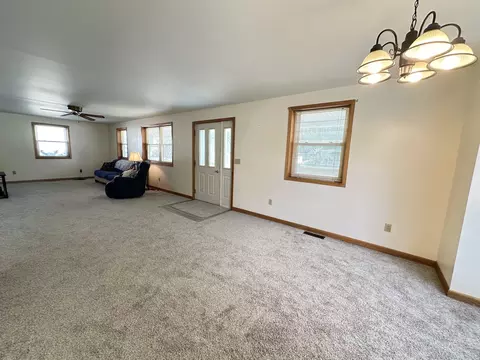 Living - 101 E Illinois St, Mansfield, IL 61854 photo 3 of 3