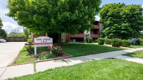 1911 Tracy Dr #1B, Bloomington, IL 61704
