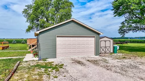 8965 S Holm Rd, Dwight, IL 60420 photo 4