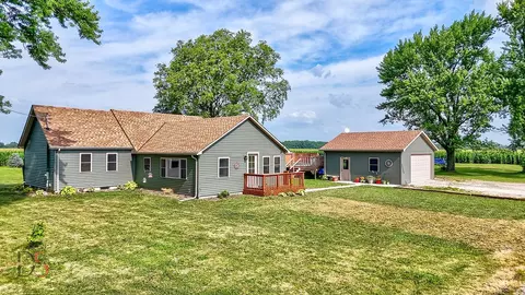 8965 S Holm Rd, Dwight, IL 60420