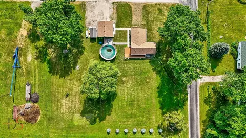 8965 S Holm Rd, Dwight, IL 60420 photo 3