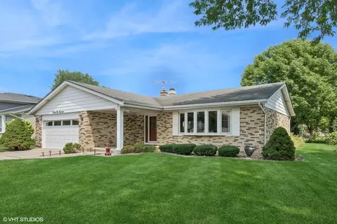 2519 N Dryden Pl, Arlington Heights, IL 60004