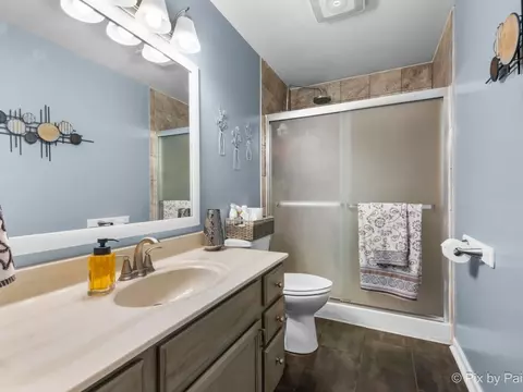 Bath - Undisclosed, Mchenry, IL 60050 photo 1 of 2