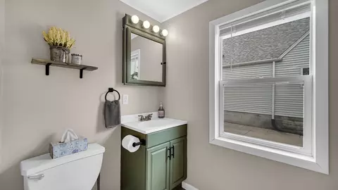 Bath - 733 2nd Ave, Morris, IL 60450 photo 1 of 2