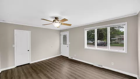 Living - 733 2nd Ave, Morris, IL 60450 photo 1 of 2