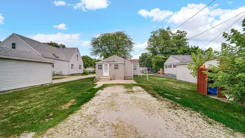 Exterior - 733 2nd Ave, Morris, IL 60450 photo 4 of 5