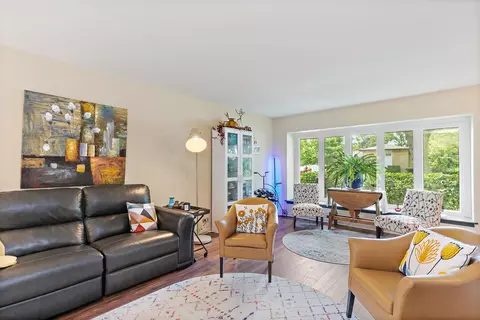 222 Dulles Rd, Des Plaines, IL 60016 photo 8