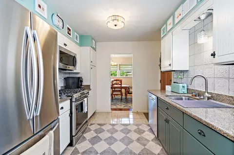 222 Dulles Rd, Des Plaines, IL 60016 photo 4