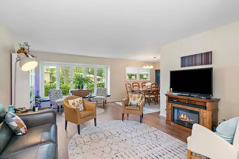 222 Dulles Rd, Des Plaines, IL 60016 photo 7