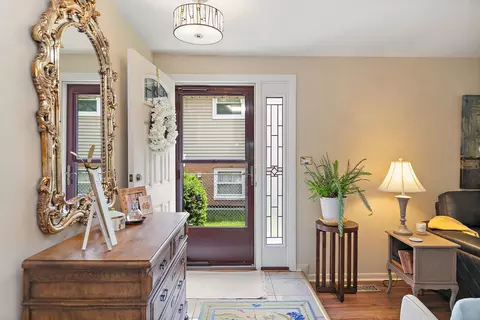 222 Dulles Rd, Des Plaines, IL 60016 photo 10