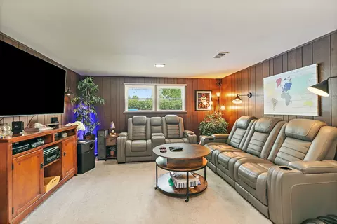 222 Dulles Rd, Des Plaines, IL 60016 photo 20