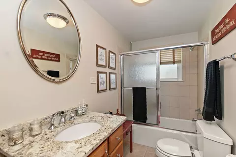 222 Dulles Rd, Des Plaines, IL 60016 photo 19