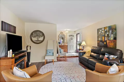 222 Dulles Rd, Des Plaines, IL 60016 photo 9