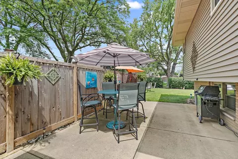222 Dulles Rd, Des Plaines, IL 60016 photo 24