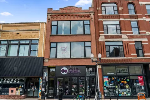 1375 N Milwaukee Ave #2F, Chicago, IL 60622