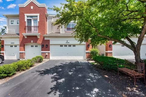 3305 Rosecroft Ln, Naperville, IL 60564