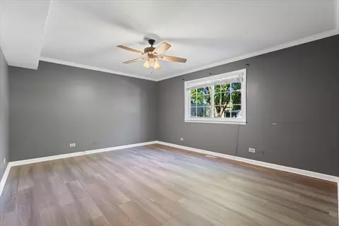 Living - 666 Mariner Dr, Elgin, IL 60120 photo 4 of 4