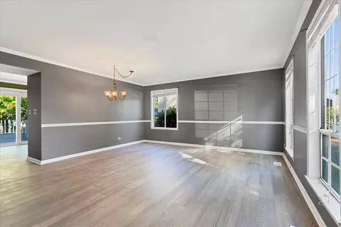Living - 666 Mariner Dr, Elgin, IL 60120 photo 1 of 4