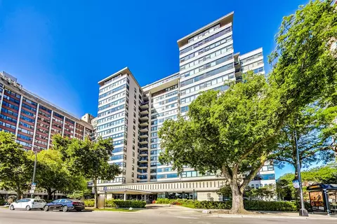 3430 N Lake Shore Dr #10M, Chicago, IL 60657