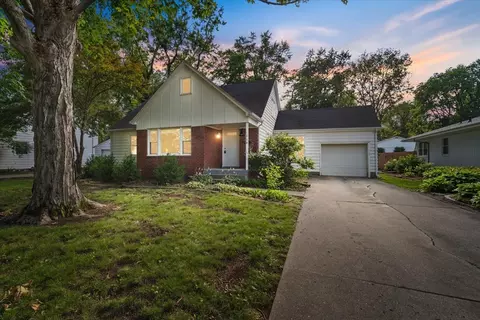119 N Adelaide St, Normal, IL 61761
