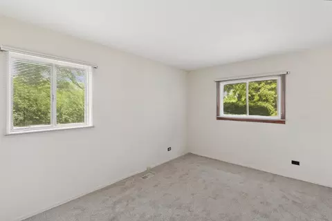 Bedroom - 185 Princeton St, Hoffman Estates, IL 60169 photo 1 of 3