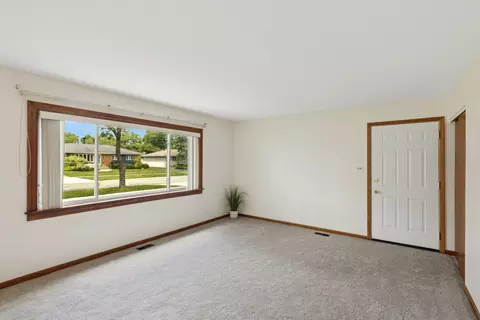Living - 185 Princeton St, Hoffman Estates, IL 60169 photo 1 of 5