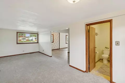 Living - 185 Princeton St, Hoffman Estates, IL 60169 photo 5 of 5