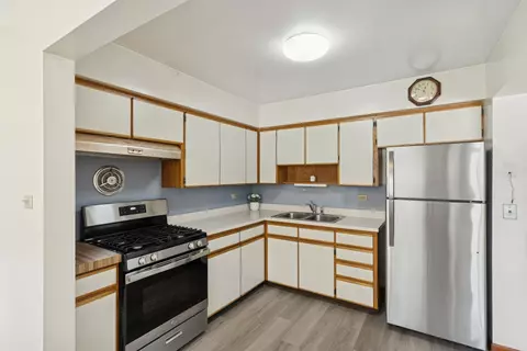 Kitchen - 185 Princeton St, Hoffman Estates, IL 60169 photo 1 of 1