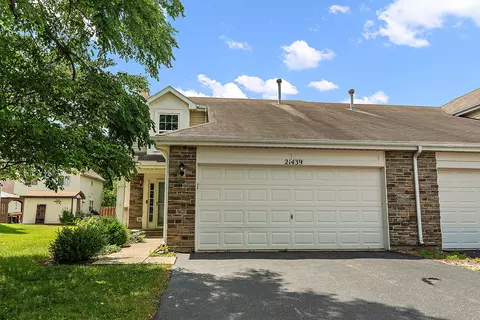 21439 Abbey Ln, Crest Hill, IL 60403