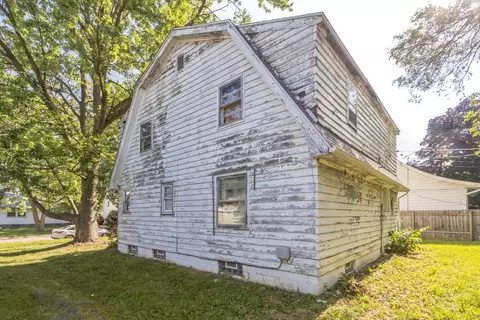 Exterior - 907 W Beardsley Ave, Champaign, IL 61821 photo 4 of 8
