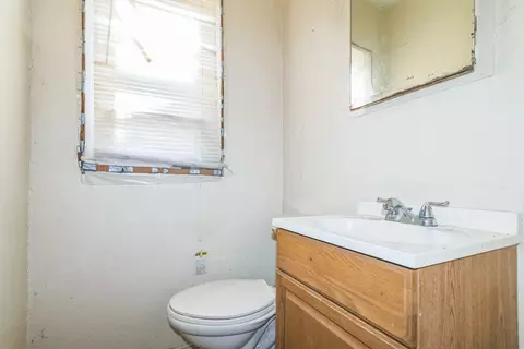 Bath - 907 W Beardsley Ave, Champaign, IL 61821 photo 1 of 3