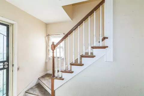 Entry Way - 907 W Beardsley Ave, Champaign, IL 61821 photo 2 of 2