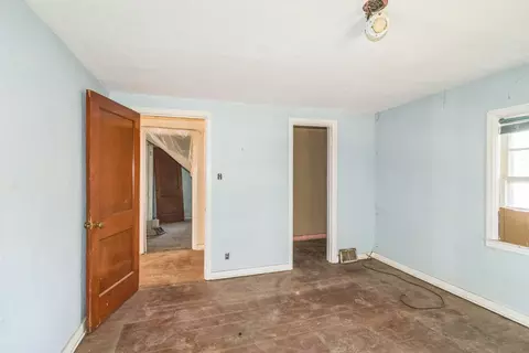 Bedroom - 907 W Beardsley Ave, Champaign, IL 61821 photo 1 of 6