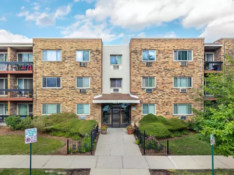 430 Home Ave #303S, Oak Park, IL 60302