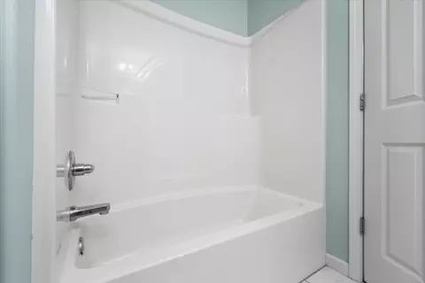Bath - 1706 Fraser Dr, Normal, IL 61761 photo 5 of 6