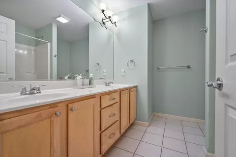 Bath - 1706 Fraser Dr, Normal, IL 61761 photo 4 of 6