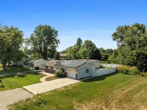 View/Area - 401 Sunset Dr, Le Roy, IL 61752 photo 4 of 4
