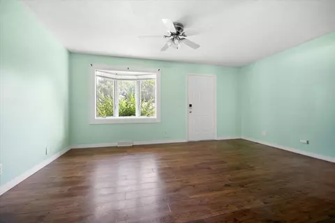 Living - 401 Sunset Dr, Le Roy, IL 61752 photo 7 of 7