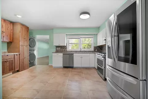 Kitchen - 401 Sunset Dr, Le Roy, IL 61752 photo 1 of 3