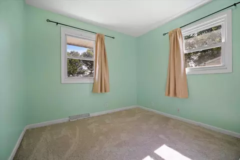 Bedroom - 401 Sunset Dr, Le Roy, IL 61752 photo 1 of 3