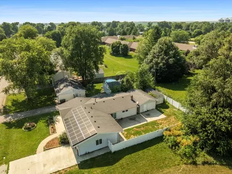 View/Area - 401 Sunset Dr, Le Roy, IL 61752 photo 2 of 4