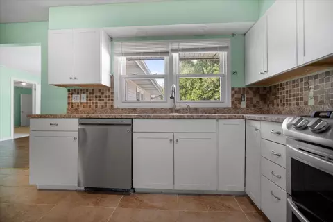 Kitchen - 401 Sunset Dr, Le Roy, IL 61752 photo 2 of 3