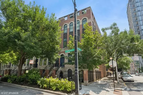 369 W Superior St #A, Chicago, IL 60654