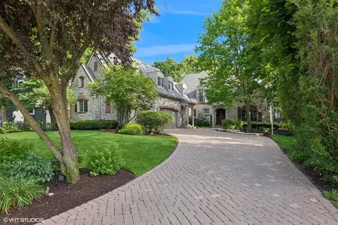 580 Oak St, Glen Ellyn, IL 60137