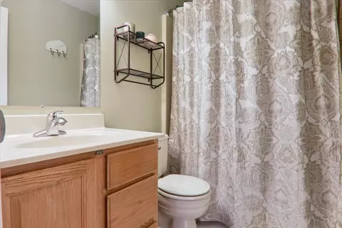 Bath - 1506 Tamarack Trl #B, Normal, IL 61761 photo 1 of 3