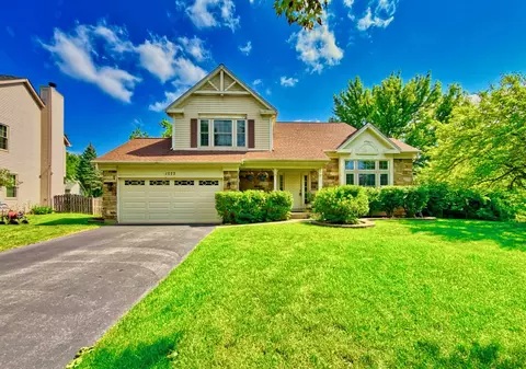 1777 Ashford Ln, Crystal Lake, IL 60014