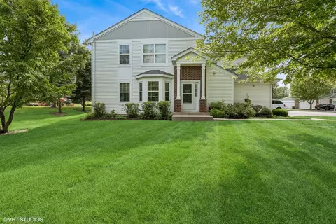 32403 N Mackinac Ln, Lakemoor, IL 60051