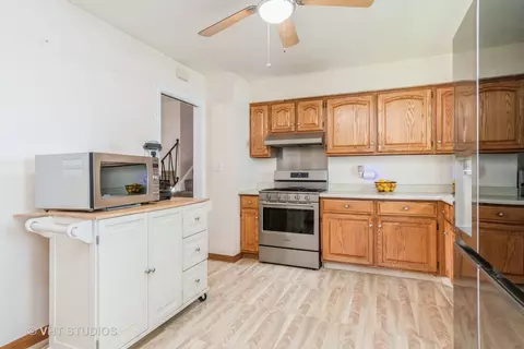 Kitchen - 1122 Coolidge Ave, Wheaton, IL 60189 photo 2 of 2